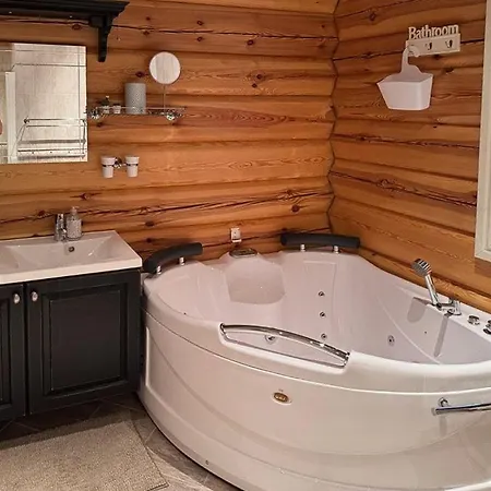 Soulful With Ski-in Access In Nyaraló